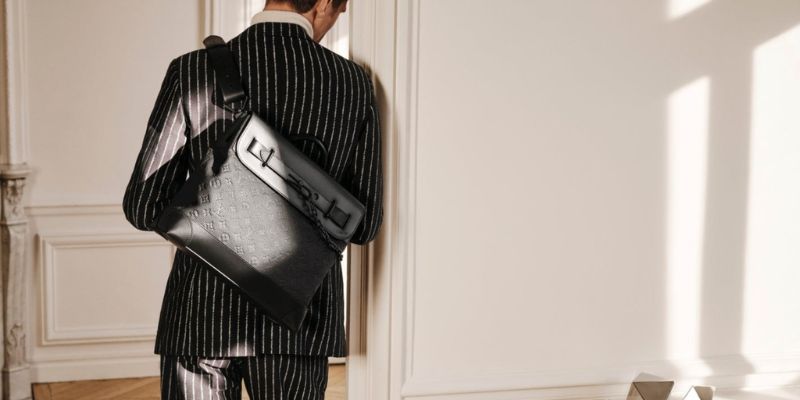 Túi tote là một lựa chọn được yêu thích dành cho cả nam và nữ