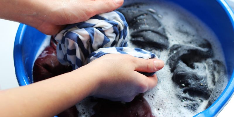 Kiểm tra các bộ phận trên máy trước khi giặt là bước cực kỳ quan trọng